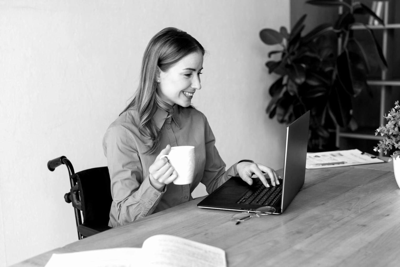 Finanzplanung und Budgetanalyse mit Dokumenten und Taschenrechner
